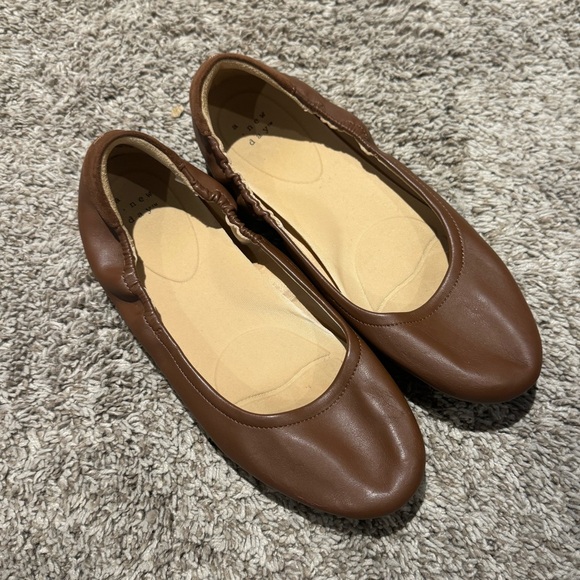 Brown Flats - Picture 1 of 2